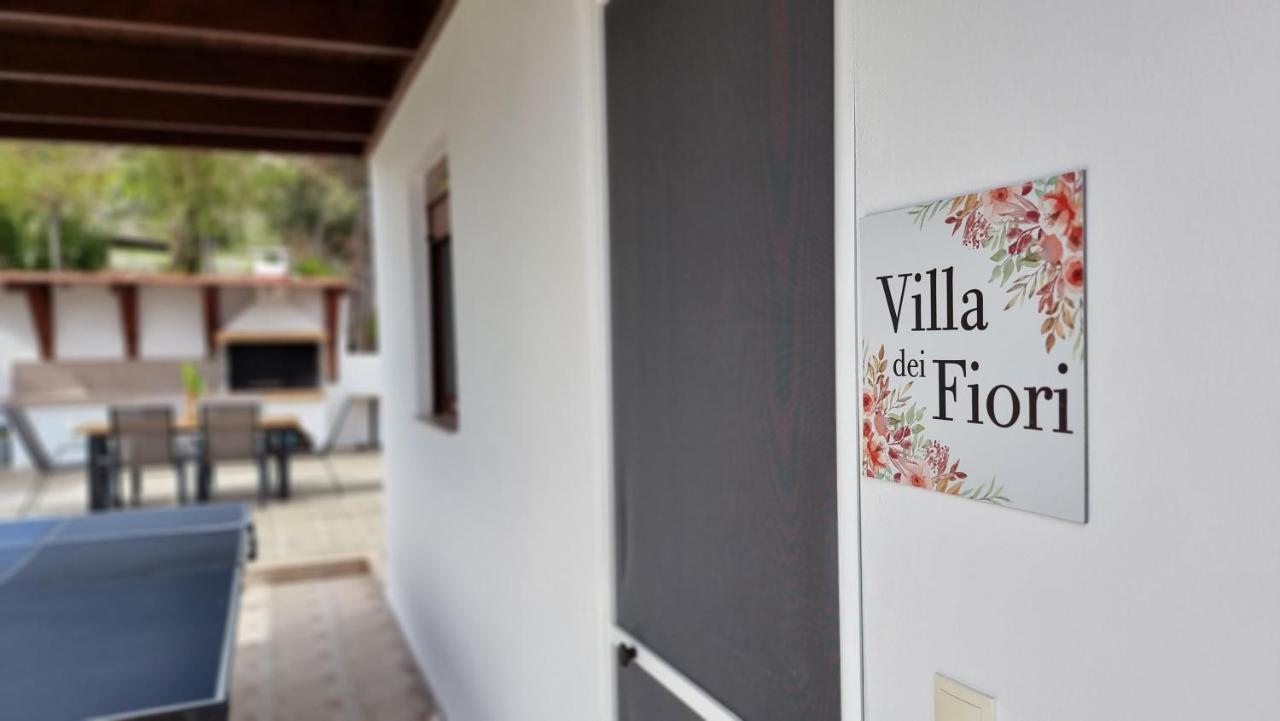 Villa Dei Fiori קיוטארי מראה חיצוני תמונה